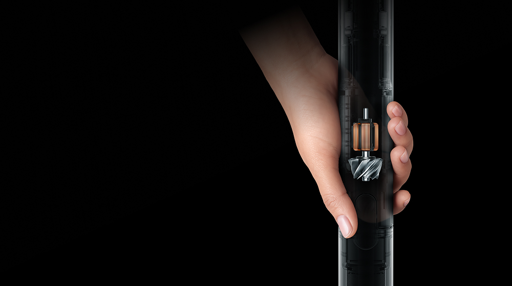 Разрез, показващ мощния мотор Hyperdymium 140k вътре в прахосмукачката Dyson PencilVac.